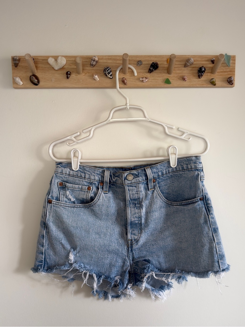 Levi’s 501 button up shorts 30